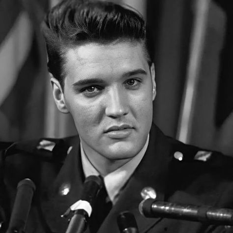 Elvis Pfp, Elvis Recipes, Army Elvis, Elvis Army, Scarface Quotes, Elvis Movie, Elvis Presley Family, Elvis Presley Images, Elvis Presley Pictures