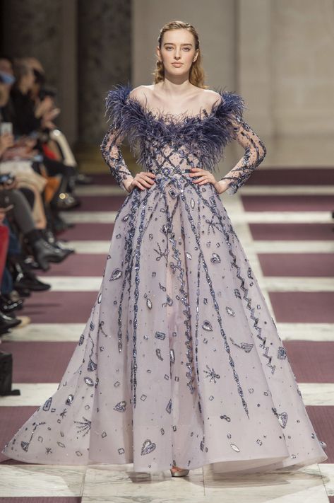 Ziad Nakad, 2019 Runway, Valentino Couture, Iris Van Herpen, Atelier Versace, Fashion Gowns, Spring Couture, Stunning Gowns, Evening Dresses Elegant