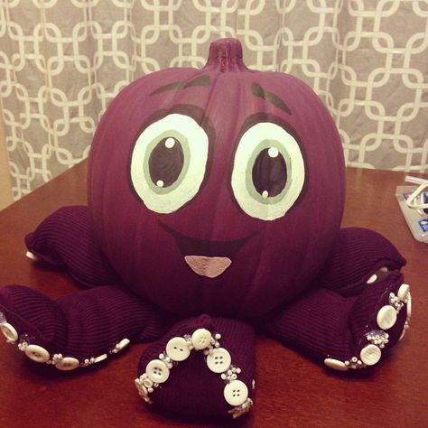 Olly Octopus Pumpkin Octopus Pumpkin Decorating, Jellyfish Pumpkin, Pumpkin Wars, Pumpkin Octopus, Octopus Pumpkin, Pumpkins Decorating, Story Book Pumpkin, Easy Outdoor Halloween Decorations, Pumpkin Inspiration