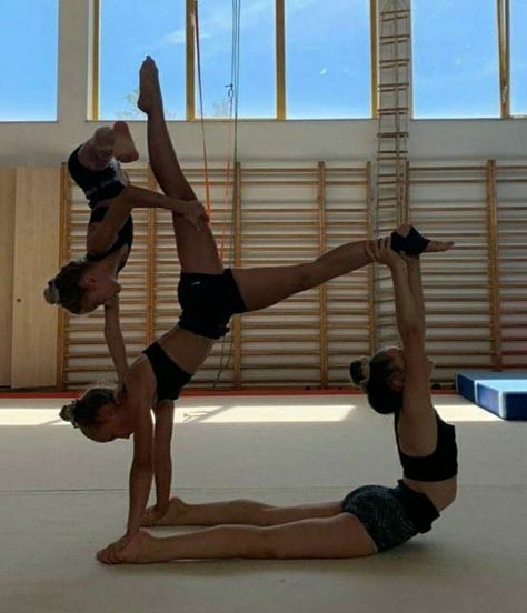 2 Person Stunts, Cool Cheer Stunts, Couples Yoga Poses, Aerial Gymnastics, Acro Gymnastics, Yoga Poses Photography, Gymnastics Tricks, Acro Dance, Dancer Lifestyle