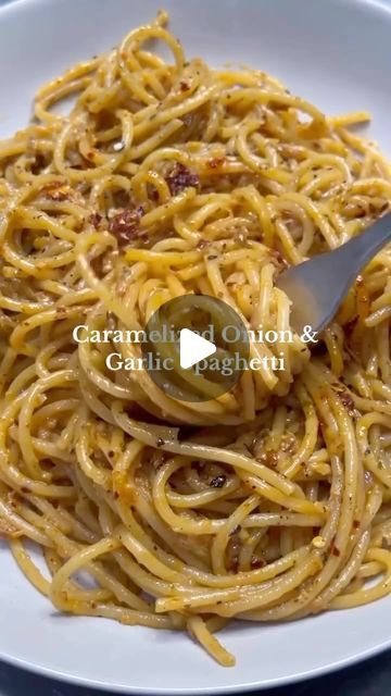 My Mediterranean Diet on Instagram: "Caramelized Onion and Garlic Spaghetti 🔥⁠
⁠
𝑹𝒆𝒄𝒊𝒑𝒆 𝒃𝒚: @recipeincaption 
⁠
𝑰𝒏𝒈𝒓𝒆𝒅𝒊𝒆𝒏𝒕𝒔 🥫 ⁠
-1 large onion, thinly sliced⁠
-4 cloves of garlic, minced, plus more for garlic chili crisp⁠
-2 tablespoons of garlic chili crisp, plus more for serving⁠
-Salt and pepper, to taste⁠
-1 cup of coconut milk or cream⁠
-1 teaspoon of dry parsley⁠
-8 ounces of pasta (your choice of shape)⁠
-Olive oil⁠
⁠
𝑰𝒏𝒔𝒕𝒓𝒖𝒄𝒕𝒊𝒐𝒏𝒔 👨‍🍳⁠
1. Start by preparing all your ingredients. Thinly slice the onion, mince the garlic, and measure out your garlic chili crisp, coconut milk or cream, and dry parsley. Set aside.⁠
2. In a large skillet over medium heat, add a couple of tablespoons of olive oil. Once the oil is hot, add the sliced onions with a pinch o Spaghetti With Coconut Milk, Pasta Using Coconut Milk, Coconut Milk Noodles, Pasta Coconut Milk Recipe, Spaghetti Squash Recipes Coconut Milk, Garlic Spaghetti, Mediterranean Diet, Spaghetti Recipes, Caramelized Onions