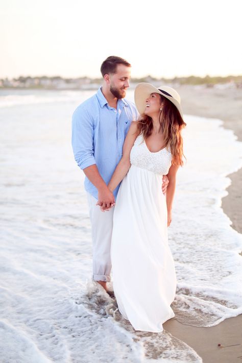 Photography: Lindsey Mae Child - www.lindseymaephotography.com  Read More: http://www.stylemepretty.com/2014/07/17/romantic-beach-engagement-at-sunset/ Romantic Beach Photos, Engagement Pictures Beach, Couples Beach Photography, Couple Beach Pictures, Wedding Fotos, Couple Beach Photos, Beach Photo Session, Beach Engagement Photoshoot, Photo Summer