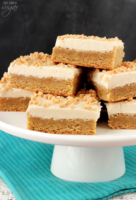 Frosted_Maple_Cookie_Bars_Cream_Cheese_Icing4 Maple Dessert Recipes, Maple Desserts, Streusel Bars, Easy Homemade Desserts, Maple Bars, Maple Cookies, Maple Cream Cheese, Maple Recipes, Maple Syrup Recipes