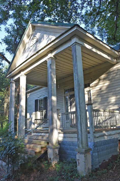 This Adorable Fixer-Upper Could Be Yours For Just $70,000Delish Fixer Upper Home, Cottage Porch, Shed Home, Porch Roof, House Cottage, Old Farm Houses, Greek Revival, Romantic Homes, Old Farm