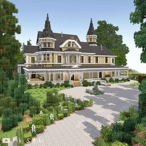 Minecraft Houses Mega Base, Rich House Minecraft, Big Fancy Minecraft Houses, Minecraft Estate, Aesthetic Big Minecraft Houses, Minecraft Roundabout, Minecraft Huge House, Minecraft Big Building Ideas, Big Minecraft Houses Mansions