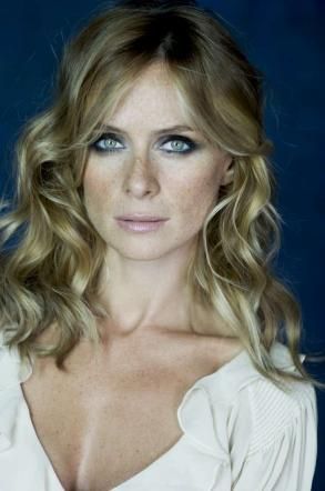 Serena Autieri - Italian actress Italian Beauty, Italian Actress, Italian Women, Naturally Beautiful, Famous Women, Classic Beauty, Beautiful Eyes, Country Girls, Get Up