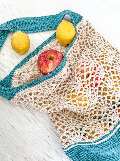 Crochet Market Bag (Free Pattern) by Life + Yarn Grocery Bag Crochet Pattern Free, Crochet Folding Market Bag, Produce Bag Crochet Pattern, Crochet Foldable Market Bag, Crochet Market Bag Free Pattern, Market Bag Free Pattern, Crochet Market Bags, Crochet Grocery Bag, Grocery Bag Pattern