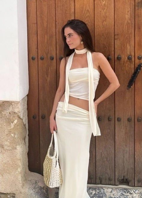 Old Money Italy Outfits, Dune Core, Bass Aesthetic, Waldorf Aesthetic, Barcelona Outfits, Madrid Outfits, Barcelona Summer, Spanish Outfits, Spain Outfit