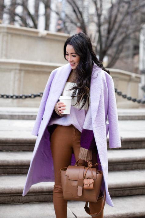 Purple Sweater Outfit Winter, Purple Coat Outfit, Purple Sweater Outfit, Sweater Outfit Winter, Vestido Color Lila, Lilac Coat, Lavender Outfit, Wendy's Lookbook, Winter Coat Outfits