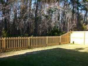 Fence Transition, Front Yard Privacy Fence, Yard Privacy Fence, Fence For Backyard, Home Exterior Updates, Front Yard Privacy, Playground Ideas Backyard, Pool Privacy, Privacy Fence Topper