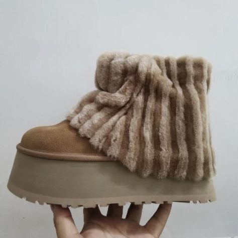 Sherpa Uggs, Cute Uggs, Chique Outfit, Dr Shoes, Funky Shoes, Girly Shoes, Aesthetic Shoes, Swag Shoes, Mode Inspo