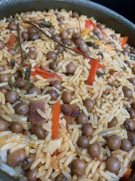 #1 Bahamian Pigeon Peas and Rice Recipe to elevate your taste buds Peas And Rice Recipe, Pigeon Peas And Rice, Bahamian Recipes, Bahamas Food, Peas And Rice, Pigeon Peas, Scotch Bonnet Pepper, Rice And Peas, Pea Recipes