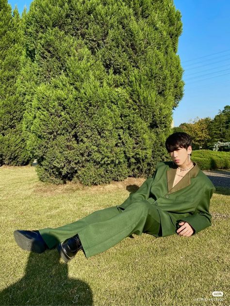 Green Guy Outfit, Green Prom Men, Green Blazer Outfit Men, Green Blazer Outfit, Closet Capsule, Prom Outfits For Guys, Md Fashion, Teal Suit, Prom Men