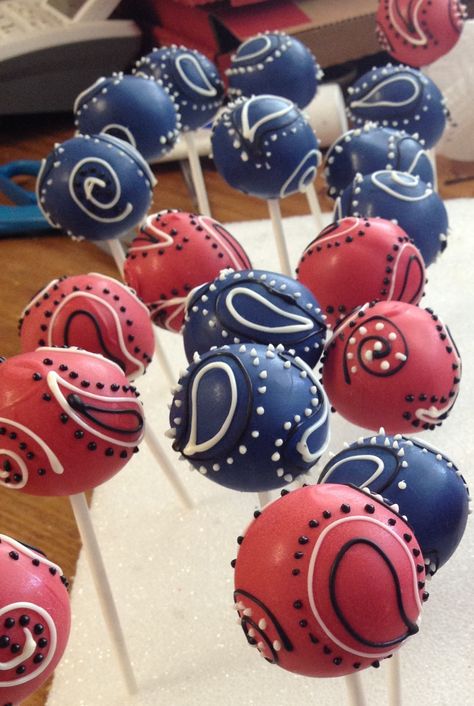 Bandana cake pops Blue Bandana Cake, Bandana Cake, Cholo Party Decorations, Western Birthday Party, Blue Birthday Parties, Western Birthday, Western Theme Party, Bday Party Theme, Blue Bandana