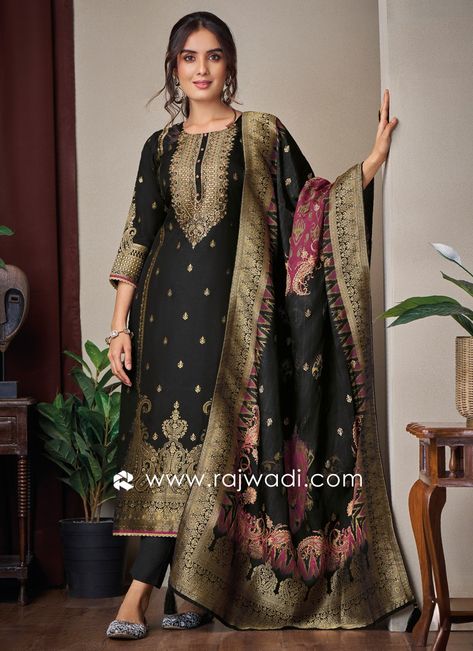 Shagufta Black Color Readymade Pant Style Salwar Suit... Kanwal Malik, Black And Gold Shirt, Celana Fashion, Nikah Dress, Pakistani Designer Clothes, Shirt Korean, Gold Shirt, Pakistani Wedding Dresses, Organza Dupatta