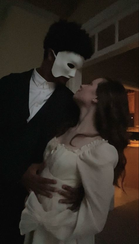 #couplescostume #coupleshalloweencostumeideas #halloweencostume #halloween #phantomoftheopera #musical #broadway #couple Phantom Of The Opera Couple Costume, Phantom Of The Opera Halloween, Future Costume, Couples Halloween Outfits, The Phantom Of The Opera, Couples Halloween, Ballet Class, Halloween Inspo, Easy Halloween Costumes