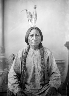 Impressive portraits of chiefs and leaders of the Sioux Native American tribe ... Pumpkin Carving Games, Bull Portrait, Native American Print, Sitting Bull, Standing Rock, Portrait Poster, Native American Tribes, Famous Americans, Native American History