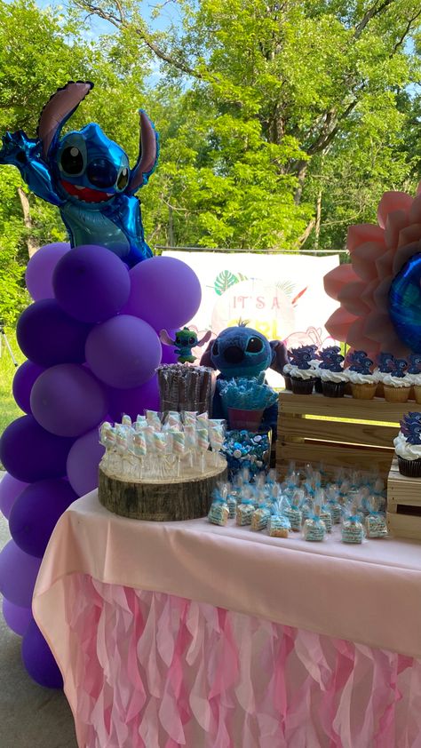 Stitch Candy Table, Stitch Party, Candy Station, Birthday Party Theme Decorations, Candy Table, Disney Stitch, Stitch Disney, Quince, Birthday Party Themes