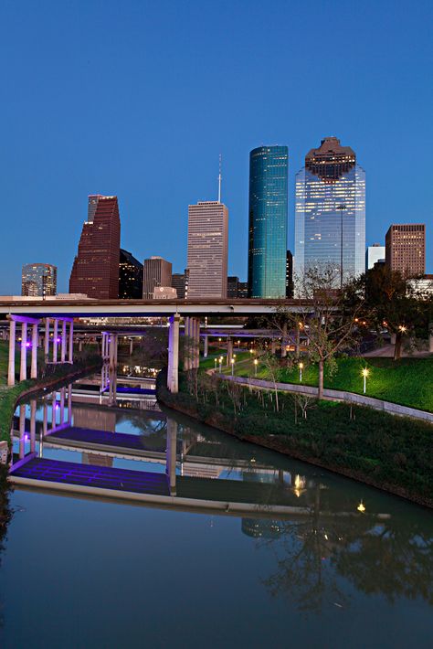 Downtown At Night, Downtown Houston Texas, Town Scenery, Houston Travel, City Life Aesthetic, Texas State Capitol, Dallas City, Houston Skyline, Houston City