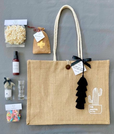 Destination weddings just got a whole lot sweeter! 🎉 Discover our personalized welcome bags filled with love and local goodies, perfect for your guests to enjoy as they celebrate your big day in beautiful Mexico! 🇲🇽✨ #DestinationWedding #WeddingWelcomeBags #MexicoWedding #WeddingPlanning #BridesToBe #WeddingInspiration #GuestGifts #SayIDoInMexico #WeddingFavors Mexico Wedding Gift Bags, Beautiful Mexico, Welcome Bag, Wedding Gift Bags, Wedding Welcome Bags, Wedding 2025, Welcome Bags, Guest Gifts, Mexico Wedding