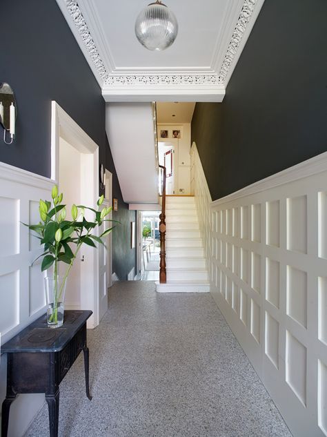 This revamped Edwardian in Dublin is the house of dreams Lambriseringen Gang, Edwardian Hallway, Edwardian Terrace House, Victorian House Renovation, Victorian Hallway, Styl Hampton, Wainscoting Styles, Georgian Interiors, Hallway Inspiration