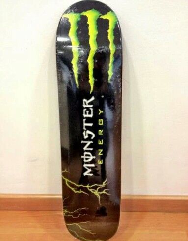 Cool skateboard Monster Energy Clothing, Monster Cans Diy, Monster Room, Monster Logo, Monster Wall, Monster Pictures, Skateboard Aesthetic, Skateboard Deck Art, Monster Craft