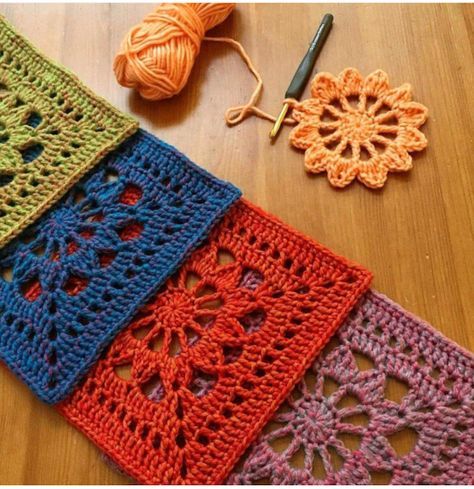 Squares/quadradinhos de crochê. Fotos: Pinterest. Desconheço a autoria dos trabalhos. Throw Crochet, Crochet Game, Granny Square Crochet Patterns Free, Crochet Square Patterns, Granny Square Crochet Pattern, Square Patterns, Crochet Square, Crochet Squares, Crochet Edging