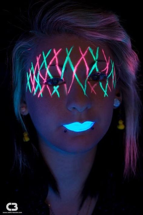 Neon mask Neon Mask, Neon Halloween, Black Lights, Art Makeup, Neon Party, Light Makeup, Halloween Carnival, Uv Light, Black Light