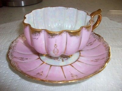 OCCUPIED JAPAN ROYAL SEALY CHINA FOOTED LUSTER WARE TEA CUP & SAUCER RARE ! Pink Tea Cups, Green Tea Cups, Japanese Tea Cups, Antique Tea Cups, Porcelain Tea Set, Keramik Design, Pink Tea, Vintage Teacups, Antique Tea