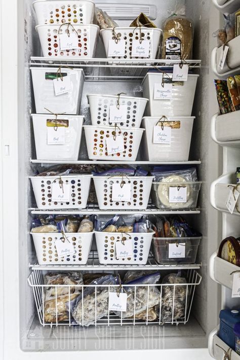 Stand Up Freezer Organization Ideas, Upright Freezer Organization Ideas, Freezer Organization Ideas, Organized Freezer, Organize Fridge, Freezer Storage Organization, Deep Freezer, Grafting Plants, Expired Food