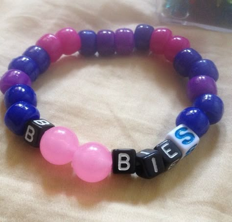 Cursed Bracelet, Cute Kandi Bracelets, Cool Kandi Ideas, Matching Kandi Bracelets For Couples, Kandi Words Ideas, Bracelet Ideas Pony Beads, Matching Kandi Bracelets, Kandi Bracelets Ideas, Kandi Singles Ideas