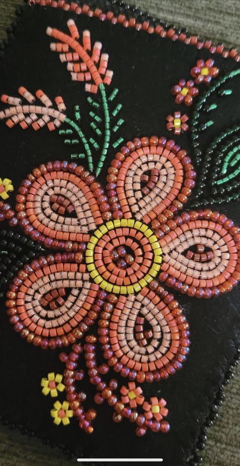 Metis Floral Designs, Native Beaded Flowers, Metis Floral Beadwork, Moccasin Beading Pattern Design, Metis Beadwork Patterns Flower, Beaded Medallion Patterns Design, Beads Embroidery Designs Beadwork, Beaded Flowers Patterns Native, Indigenous Floral Designs