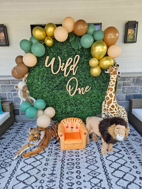 Zoo Animals First Birthday, Wild One Birthday Party Decor, Wild One Boy First Birthday, Wild One Party Decor, 1 Year Birthday Party Themes, Wild Ones Birthday Party, 1 Yr Birthday Party Boy, Wild One Birthday Party Boys Cake, Wild One Birthday Party Boys Decorations