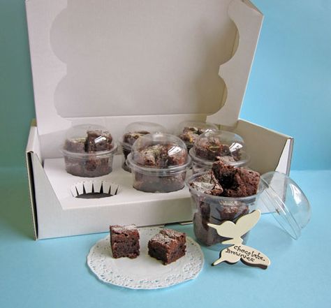 This box will see to it your cupcakes survive the postal service.  Card Cuts Postable Cupcake Box with mini brownie pods.  http://www.cardcuts.co.uk/category-784/177.html Mini Brownies Packaging, Brownie Bites Packaging Ideas, Brownies Bites Packaging, Brownies Packaging Ideas Boxes, Brownies Packaging Ideas, Mini Cookies Packaging, Brownies Packaging, Diy Brownies, Brownie Shop