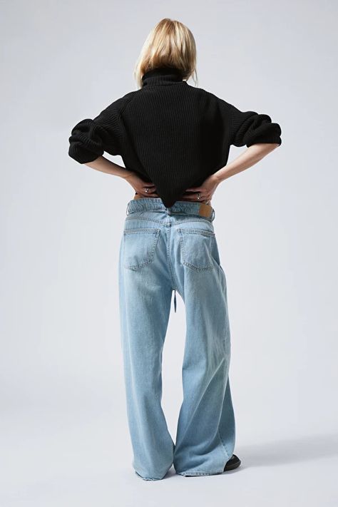 Oversized Jeans - Heaven blue - Weekday NL Oversized Levis Jeans, Urban Oversized Denim Jeans, Urban High-rise Oversized Jeans, Urban Oversized Denim Blue Jeans, Oversized Full-length Denim Blue Bottoms, Oversized Faded Urban Jeans, Low Waist Jeans, Oversized Jeans, Jeans Online