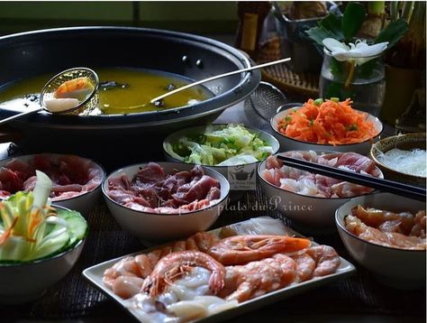 Chinese Fondue, Chicken Chopped Salad, Fondue Recipes, Shabu Shabu, Fish And Meat, Exotic Food, Bbq Ribs, Hot Pot, Meat Dishes