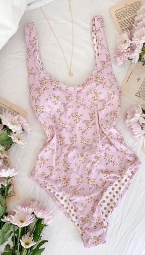 Aesthetic Swimsuit, Breath Of Youth, Swimsuit Aesthetic, Swimwear Aesthetic, Honeymoon Wear, Swimsuits 2020, Bathing Suits One Piece, Swimsuits Outfits, Heart Locket Necklace