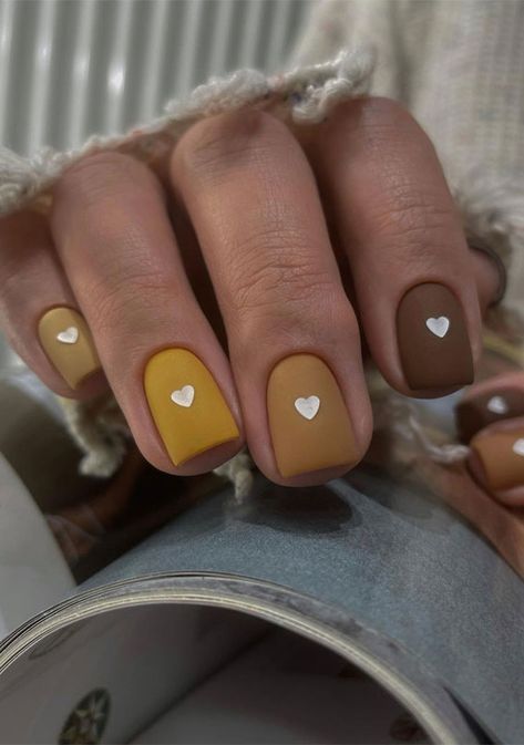 Different Color Nails, Painting Nails, Yellow Nails Design, Nail Art At Home, Cute Nails For Fall, Minimal Nails, Winter Nail Designs, Fall Nail Art, Brown Nails