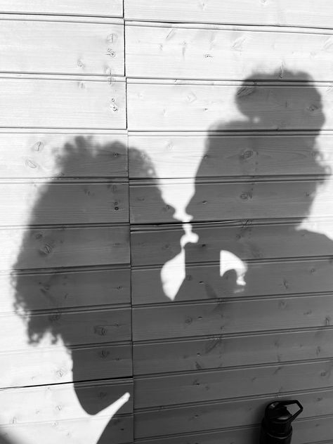 Gay Lesbian couple cute kissing photo in Black & White using shadows Couple Aesthetic Outfits, Kissing Photo, Couple Shadow, Black And White Couples, Girl Shadow, Vision Board Photos, Black And White Girl, Couple Cute, Shadow Photography