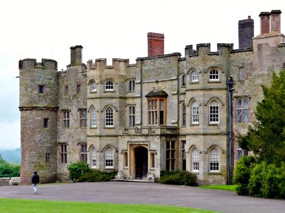 Croft Castle, British Castles, English Architecture, Castle Mansion, Stately Homes, Castle House, Beautiful Pics, Beautiful Castles, Grand Staircase