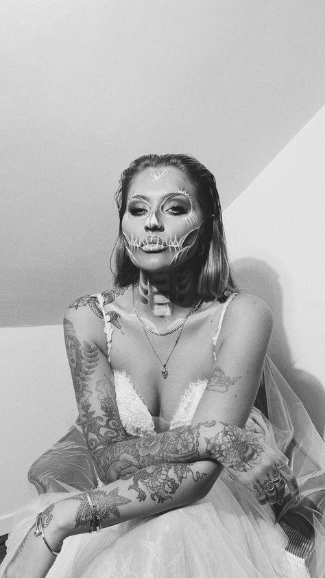 jamiegenevieve on Instagram: Bride of the Dead ⛪️ Trying to get reely good at transitions... (sorry) Dead Bride Makeup, Dead Bride Costume, Dead Bride, Bride Costume, Bride Makeup, The Dead, Antonio Mora Artwork, Halloween Face, Face Makeup