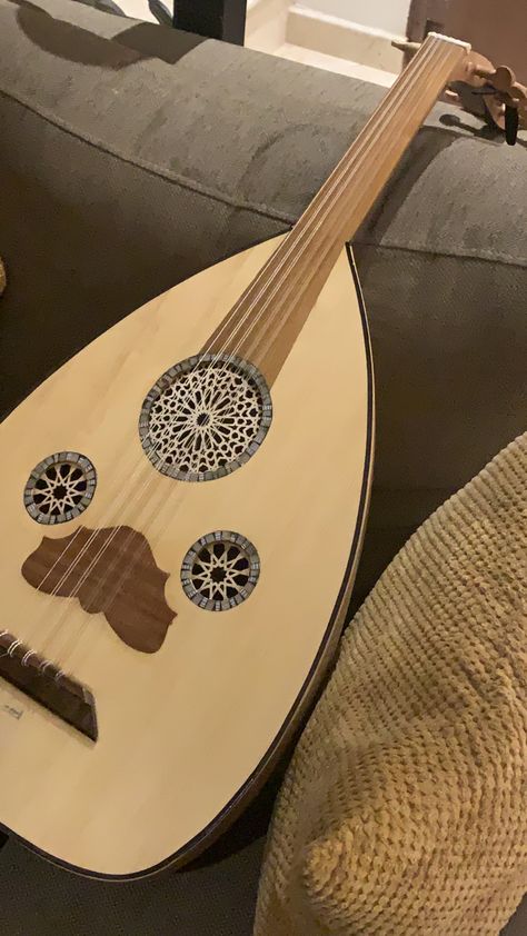 Oud Instrument Aesthetic, Arabic Music Aesthetic, Oud Music, Oud Instrument, Arab Music, Arabic Music, Couple Wallpaper Relationships, Traditional Music, Music Aesthetic