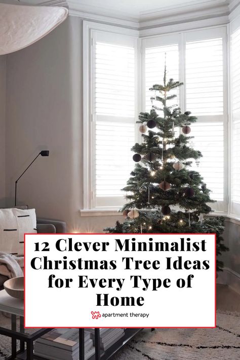 Minimalistic Christmas Tree Decor, Modern Minimalist Christmas Tree, Chritsmas Tree, Minimalist Christmas Tree Ideas, Minimalist Christmas Tree, Living Room Warm, Minimal Christmas, Elegant Christmas Trees, Muted Color Palette