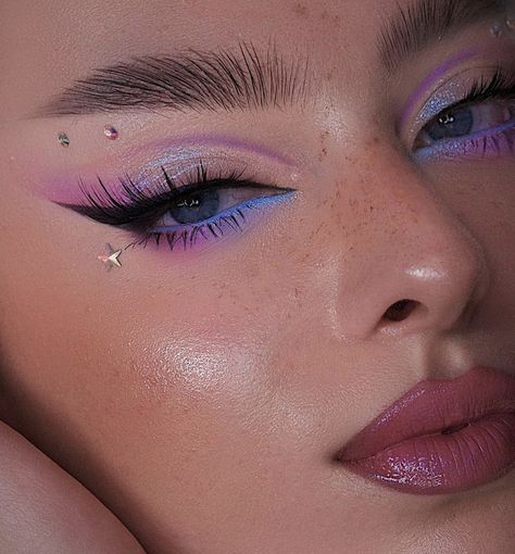 Rhinestone Makeup, Cute Eye Makeup, Pride Makeup, Make Up Inspiration, Eye Makeup Pictures, Eye Makeup Designs, Colorful Eye Makeup, Makijaż Smokey Eye, Makeup Eye Looks