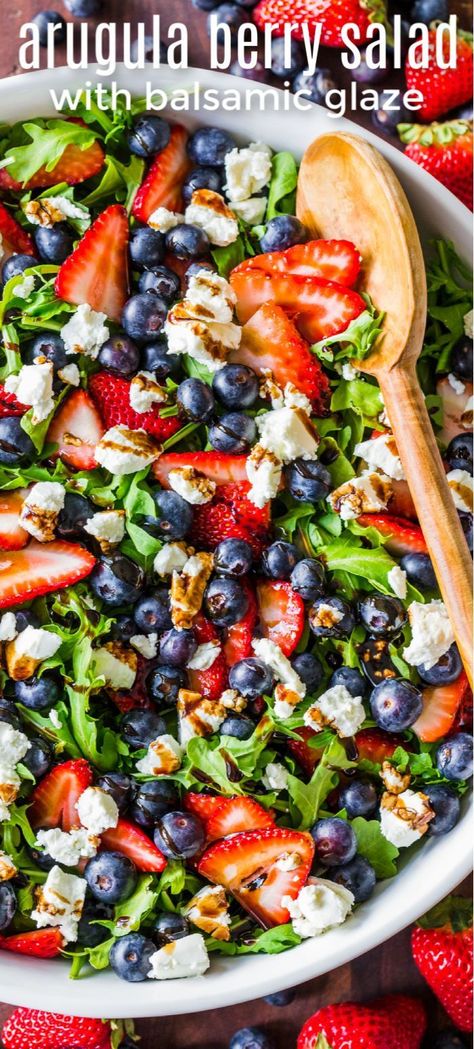 Salad With Berries, Arugula Salad Recipes, Creamy Goat Cheese, Salads Recipes, Soup Appetizers, Resep Salad, Berry Salad, Strawberries Blueberries, Salad Pasta