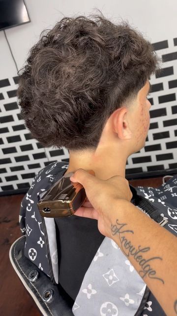 Wavy Hair Low Taper, Mid Low Taper, Wavy Long Hair Men, Mid Taper, Low Taper Fade, Low Taper, Edgars Haircut, Tapered Sides, Mid Fade