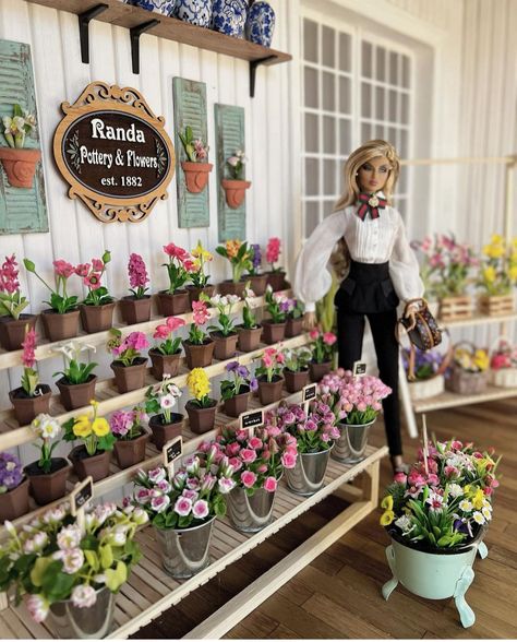 Flower Stall, Barbie Store, Diorama Ideas, Miniature Flowers, Barbie Diorama, Barbie Dolls Diy, Florist Shop, Farm Stand, Miniature Doll