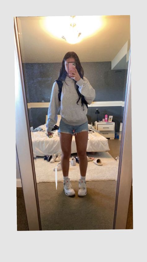 cute school outfit Natural Baddie Outfit, Back To School Outfits Inspiration, Casual First Day Of School Outfit, Outfits For School 2024-2025, Cool First Day Of School Outfits, Pretty First Day Of School Outfits, First Day Of School Outfit Comfy, Comfy First Day Of School Outfit, Realistic Back To School Outfits