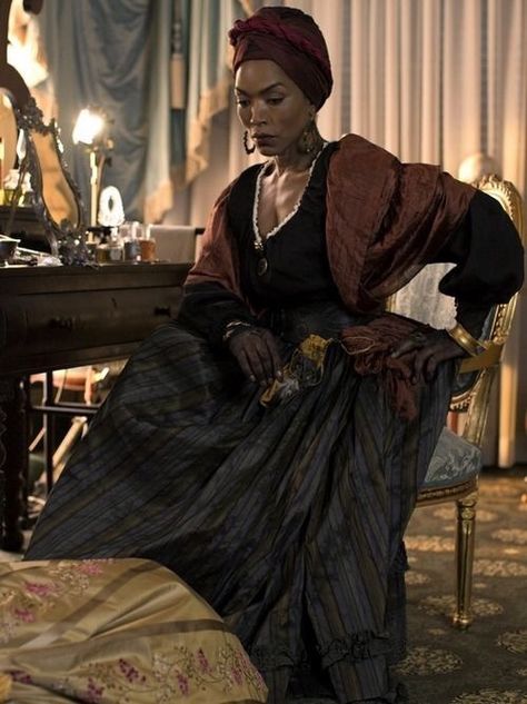 TOWN OF WITCHES, ÌLÚ AJẸ IN NIGERIA – BeingAdetutuOjInTheGhetto Voodoo Queen, Afro Goth, Voodoo Priestess, Marie Laveau, American Horror Story Coven, Witch Costumes, Angela Bassett, The Rocky Horror Picture Show, Heroic Fantasy