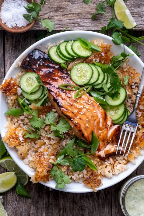 Rice Salmon, Salmon Bowls, Broiled Salmon, Main Entrees, Salmon Bowl, Tahini Dressing, Rice Bowls, Salmon Recipes, Brown Rice